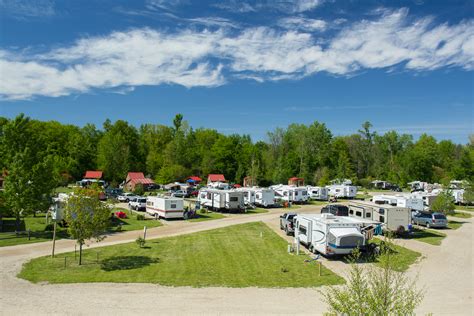 Rv Campgrounds And Great Amenities At Camp Jellystone Jellystone Park