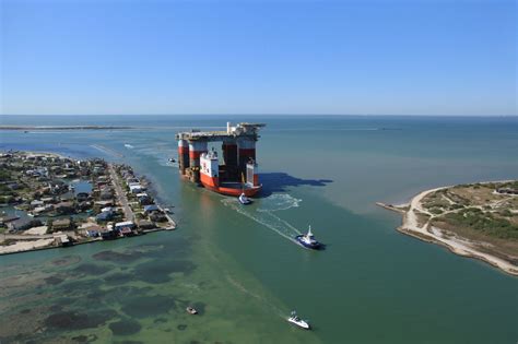 The dockwise vanguard's first cargo, the jack/st. Boskalis Horizons: Unparalleled Possibilities — Dockwise's ...