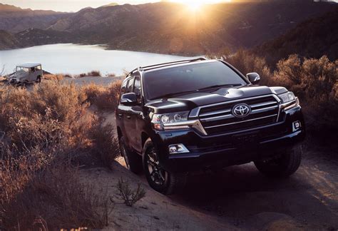 The lc 300 series replaces old land cruiser j200 platform. 2020 Toyota LandCruiser 300 Series to get 3.5 twin-turbo ...