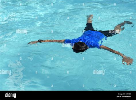 Drown To Death Hi Res Stock Photography And Images Alamy