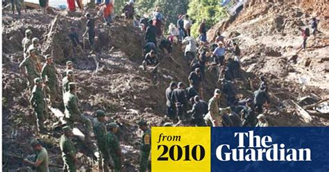 Mexico Mudslide Hundreds Search For Victims Buried Under Earth Mexico The Guardian