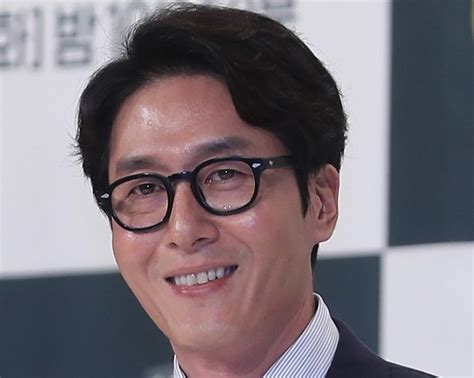 Kim joo hyuk's car reportedly flipped & burned leading to his death earlier at around 4.30pm kst (out of respect i did not want to embed the tweet because of the picture of the accident). Kim Joo-hyuk, 46, dies in car accident