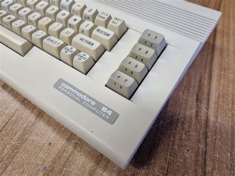 Commodore 64 C64c Pal Mk1 Edition 6581r4ar And Pla Good Condition Ebay