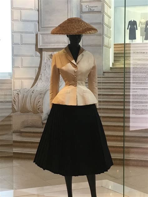 Christian Dior The New Look 1947 Victorian Dress Fashion