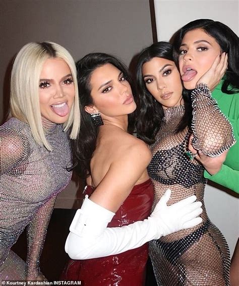 Kylie Jenner Shows Where Her Loyalties Lie As She Poses With Khloe Kardashian Daily Mail Online
