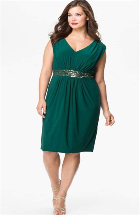 District 5 boutique divina by edward arsouni green sleeveless satin evening gown. Green plus size dresses - Collections 2020