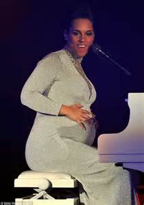 heavily pregnant alicia keys shows off her blossoming bump at mtv emas 2014 daily mail online