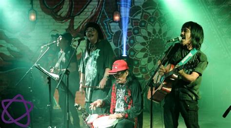 Budaya yang dikenal dari provinsi ini salah satunya adalah alat musik tradisional sulawesi selatan. Penyanyi 90an: PMR Belokkan Musik Rakyat Jadi Komedi - News & Entertainment Fimela.com