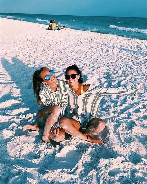 Pin By 𝚣𝚘𝚎 On Beach In 2020 Best Friend Pictures Cute Beach Pictures