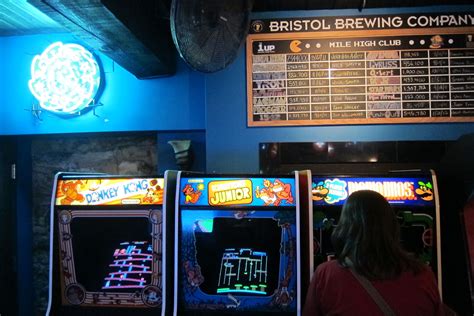 1UP Bar & Arcade: Denver, Colorado - RetroGaming with Racketboy