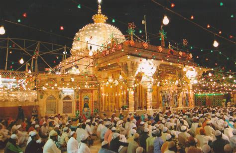 Hazrat khwaja moinuddin hasan chishti occupies a prominent place amongst the spiritual healers of the world. Khwaja Garib Nawaz | Holidays OO