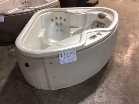 Go dive malta is the closest landmark to solana hotel & spa. Pre-Owned Solana TX - Lifestyles Hot Tubs