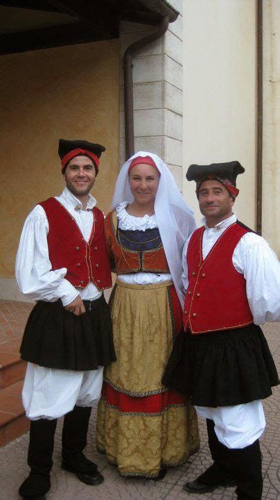 Sardinian Folk Costumes Costumi Sardi Dolianova Patiolla