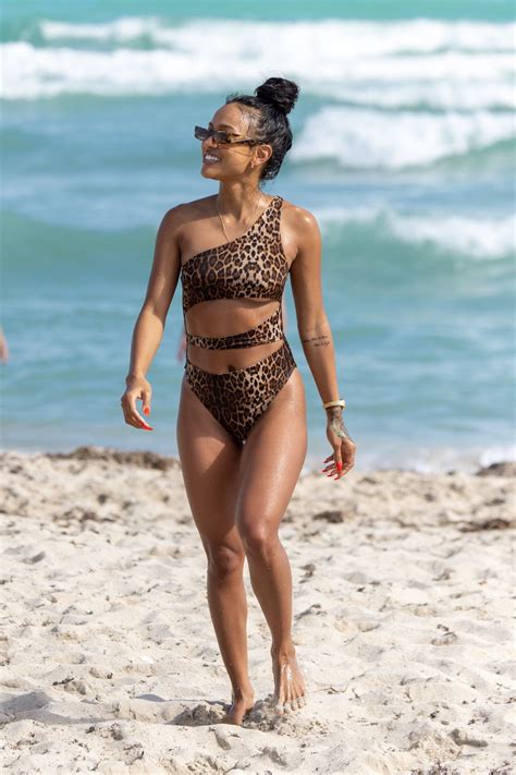 Karrueche Tran In Bikini On The Beach In Miami Celebzz Celebzz My Xxx Hot Girl