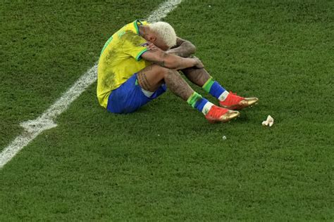 World Cup 2022 Tearful Neymar Consoled By Son Of Croatias Ivan Perisic After Brazils Upset