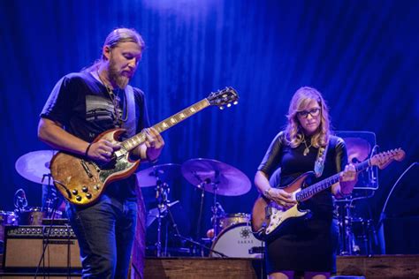 Tedeschi Trucks Band Live From The Fox Oakland Rock And Blues Muse