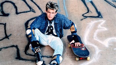 Top 5 Elements Of 90s Skater Fashion Fashions Type