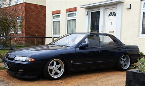 The price of nissan skyline 4 door ranges in accordance with its modifications. G680 PCE | 1990 Nissan Skyline GT 4-door. Registered in July… | Flickr