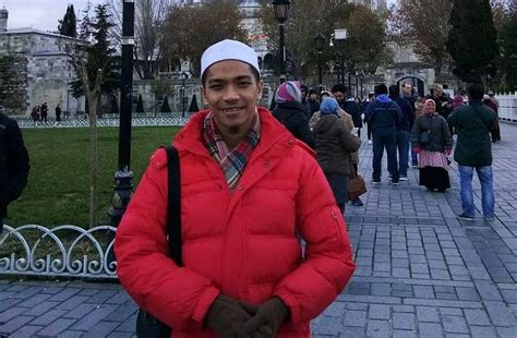 Saya ingin menanyakan bagaimana cara mendapatkan status istri sah (istri kedua) jika calon suami sudah beristri, menurut sehingga, menjawab pertanyaan anda, jika istri pertama tidak menyetujui suami untuk menikah lagi, maka ia tidak dapat melakukan poligami, mengingat. MYARTIS.COM | MYARTIS | MY | ARTIS: DA'I FARHAN DIDAKWA ...