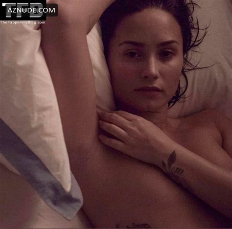 Demi Lovato Sexy Poses Naked In The Bathroom During The Vanity Fair Photoshoot Aznude