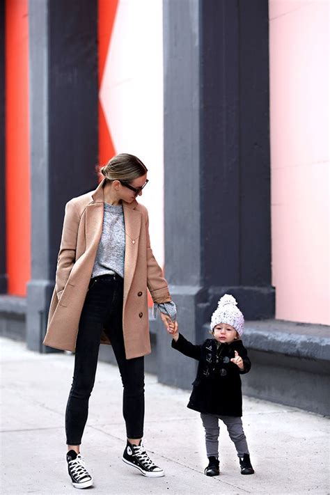 chic mom outfits motherhood outfits fall brooklyn blonde chic mom outfits stylish mom