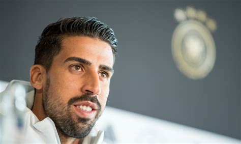 Он играет на позиции центр. Sami Khedira privat: Glücklich in Italien! So lebt der ...