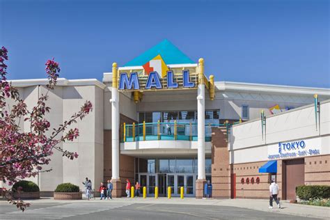 A shopping mall (or simply mall) is a north american term for a large indoor shopping center, usually anchored by department stores. Welcome To Square One Mall - A Shopping Center In Saugus ...
