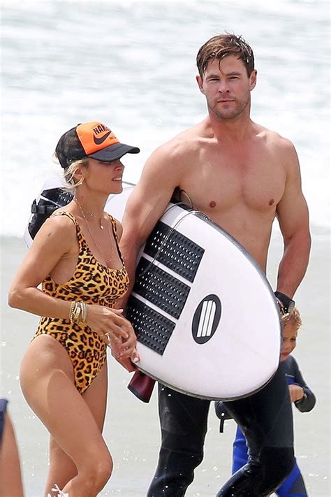 Chris Hemsworth Wife Elsa Pataky Show Off Swimsuits On Vacation Hollywood Life