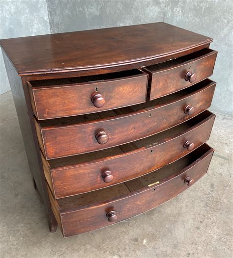 Victorian Mahogany Bow Fronted Chest Of Drawers