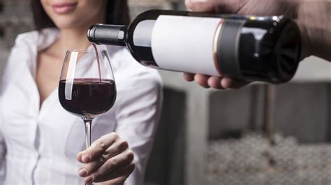 Alcool Les Femmes Boivent Autant Que Les Hommes Mais Sont Plus Exposées Aux Risques