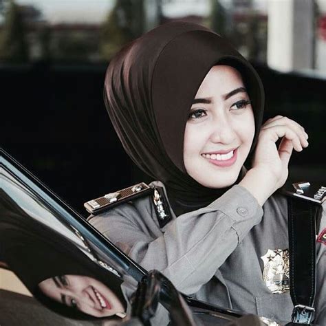 Polisi Wanita Berhijab Cantik Nan Rupawan Polwan Polisi Hijab Cantik Tudung Comel Jilbab