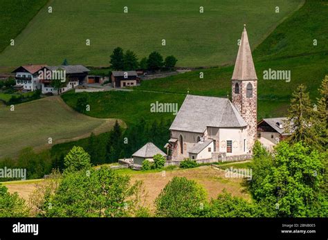 Santa Magdalena Valle De Funes Tirol Del Sur Italia Fotografía De