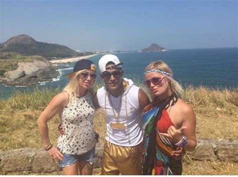 37,108 likes · 1,586 talking about this. Ruth Marlene goza férias em família no Brasil - MoveNotícias