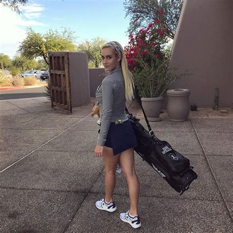 potere alle donne paige spiranac è la prima atleta del 2018 di swimsuit issue corriere it