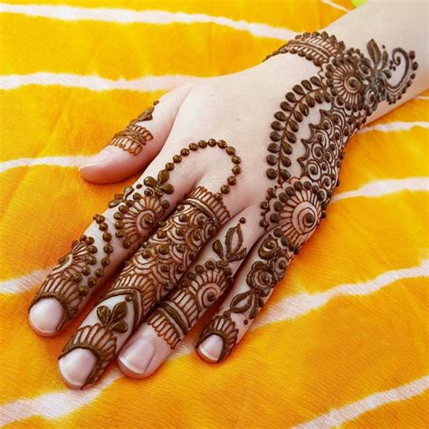 Trending Dot Mehndi Designs For Back Hand Dots Style Eid Mehndi