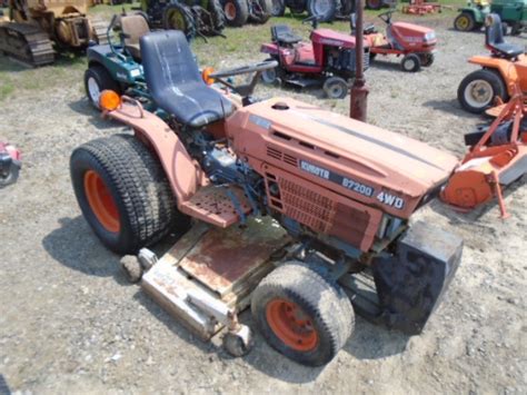 Kubota B7200 4wd Compact Tractor W Belly Mower Gear Drive 603 Hours