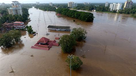 Kerala Floods At Least 324 Dead As Rescue Teams Take To The Air