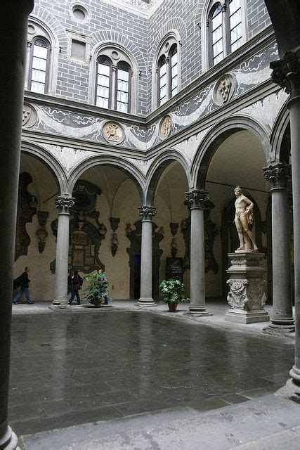 Patio Del Palazzo Medici Riccardi De Florencia Italy Pictures