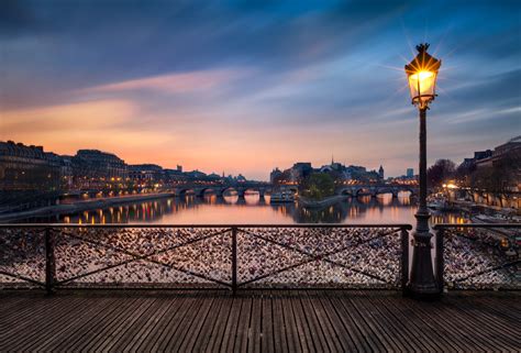 Qui A Construit Le Pont Des Arts à Paris