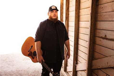 Luke Combs Is The Only Country Artist To Reach No 1 On Apple Musics
