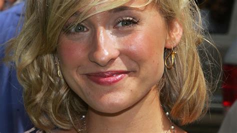 Who Is Allison Mack How Smallville Actress Became Nxivm Sex Cult
