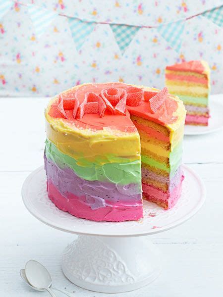 Besondere backformen, spezielle spritztüllen und allerhand werkzeug für dein nächstes backprojekt. Bunte Be-Happy-Torte Rezept | LECKER | Kuchen und torten ...