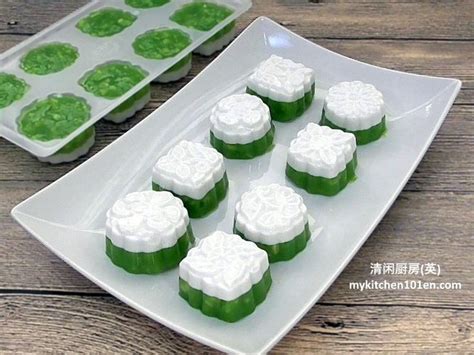 If you do get your hands on fresh pandan, i would toast the pandan leaves for 30 seconds and then steep them in. Pandan Coconut Milk Water Chestnut Pudding (Thai Tako ...
