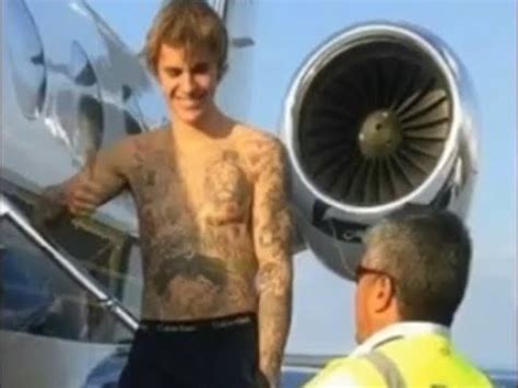 Shirtless Justin Bieber Spotted Out Mexico Airport YouTube
