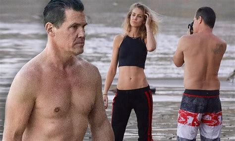 Shirtless Josh Brolin Shows Off Buff Body With Wife Daily Mail Online