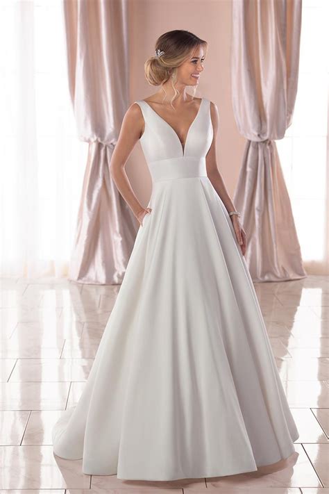 6758 Wedding Dress From Stella York Uk