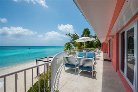 Coral Reef Villa | Seven Mile Beach | Grand Cayman