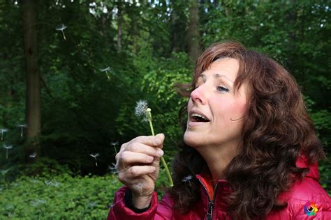 Pusteblume Foto And Bild Erwachsene Portrait Pusteblume Bilder Auf Fotocommunity