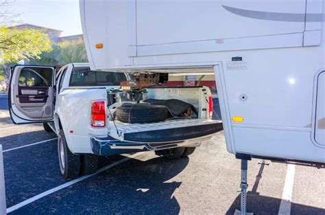🥇what Are The Differences Between Gooseneck Vs 5th Wheel