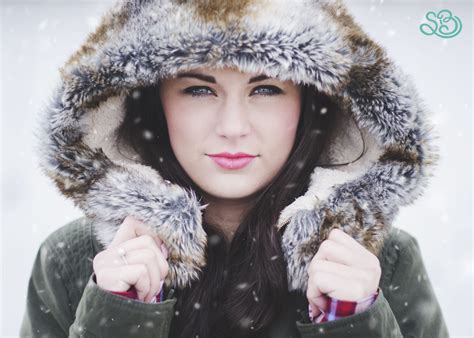 Baby Its Cold Outside Winter Senior Session Girl Pictures Poses